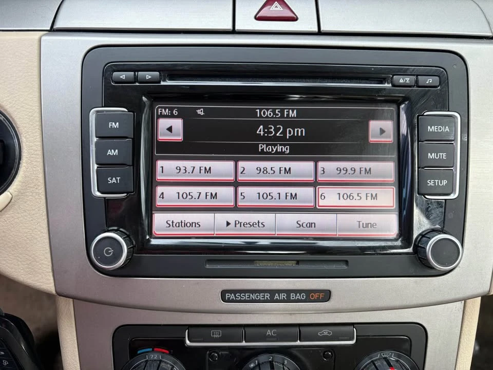 2010 Volkswagen Passat - Image 15 of 15