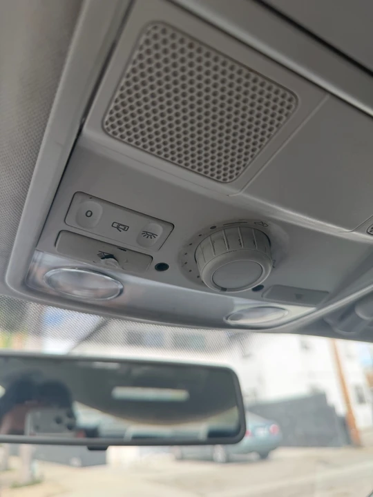 2010 Volkswagen Passat - Image 19 of 20