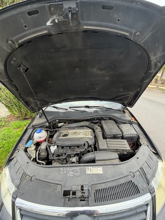 2010 Volkswagen Passat - Image 2 of 20