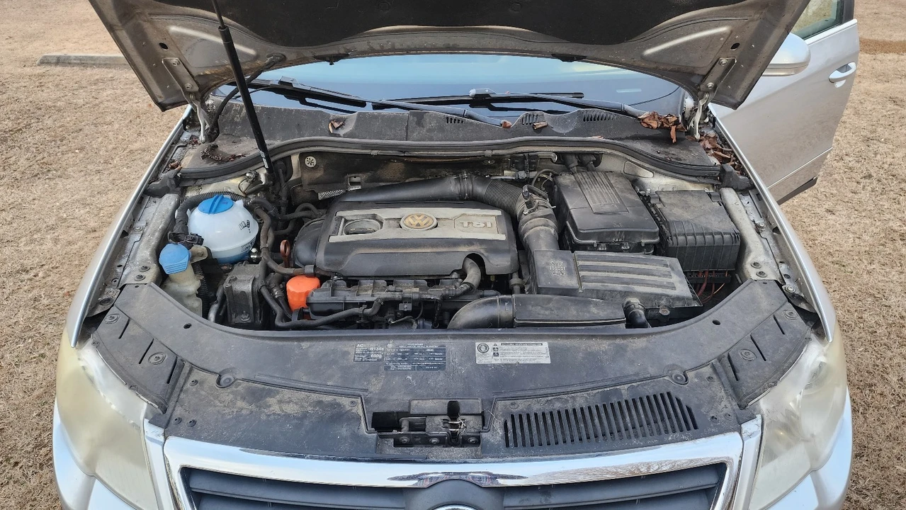 2010 Volkswagen Passat - Image 17 of 17