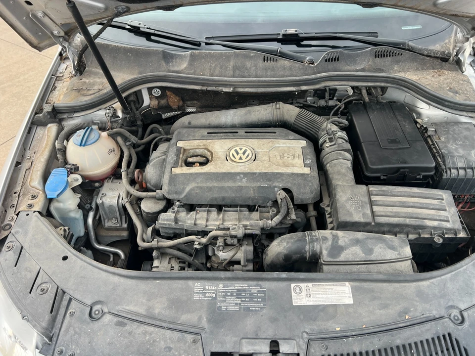 2010 Volkswagen Passat - Image 18 of 20