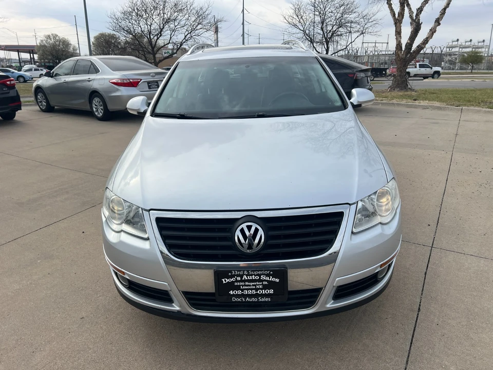 2010 Volkswagen Passat - Image 2 of 20