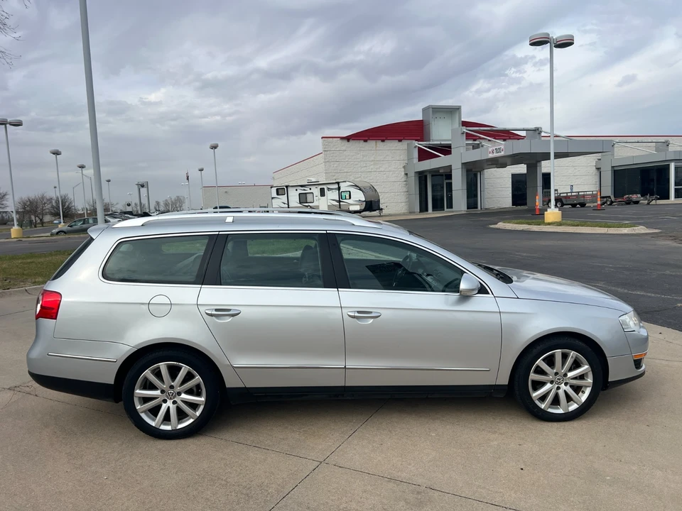 2010 Volkswagen Passat - Image 4 of 20
