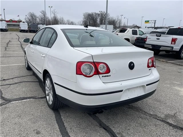 2010 Volkswagen Passat - Image 6 of 21