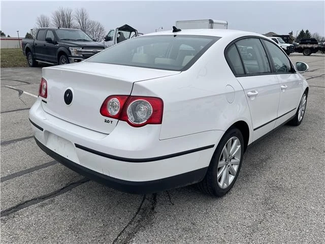 2010 Volkswagen Passat - Image 8 of 21