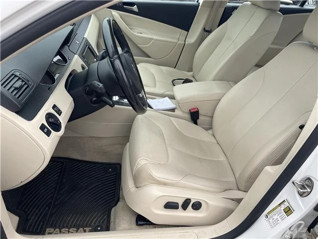 2010 Volkswagen Passat - Image 18 of 21