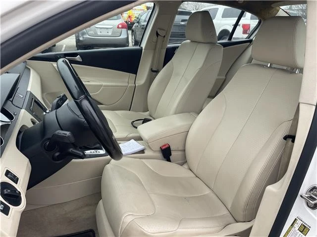 2010 Volkswagen Passat - Image 19 of 21