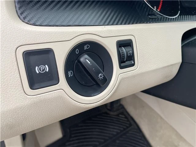 2010 Volkswagen Passat - Image 17 of 21