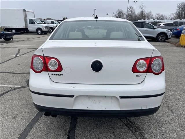2010 Volkswagen Passat - Image 7 of 21