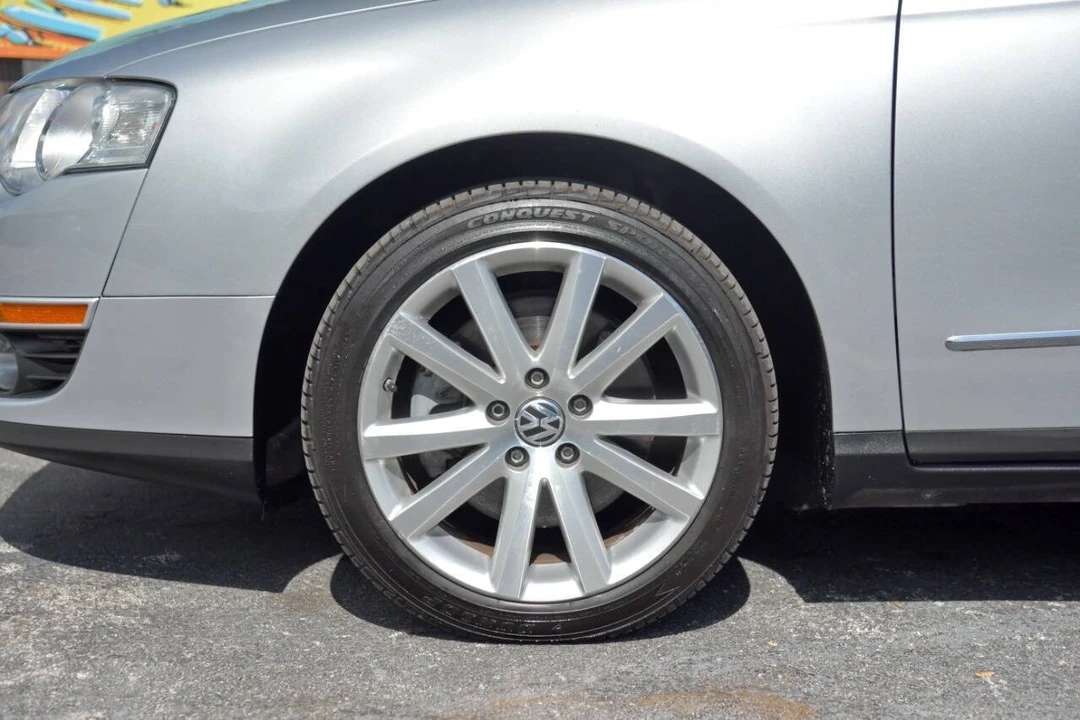 2010 Volkswagen Passat - Image 12 of 12