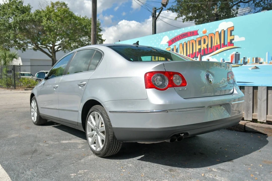 2010 Volkswagen Passat - Image 7 of 12