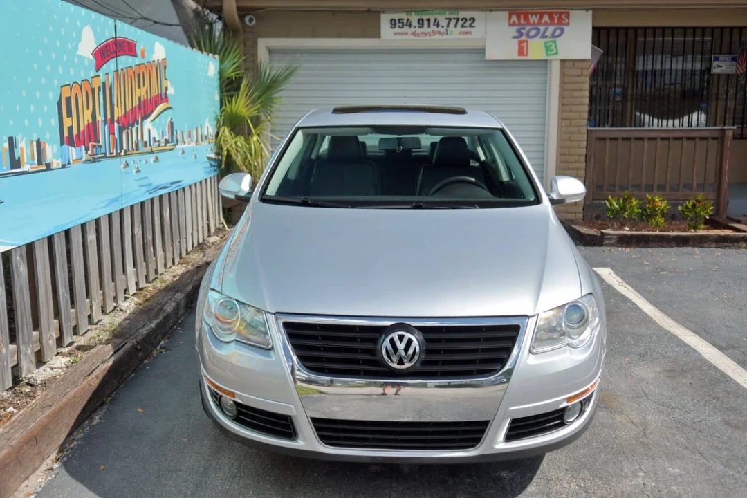 2010 Volkswagen Passat - Image 3 of 12
