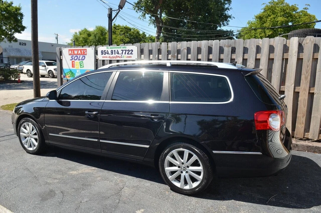 2010 Volkswagen Passat - Image 10 of 12