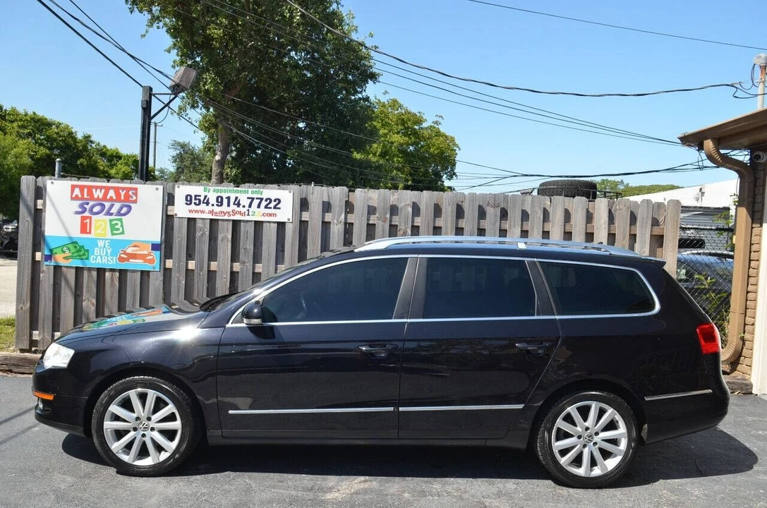 2010 Volkswagen Passat - Image 9 of 12