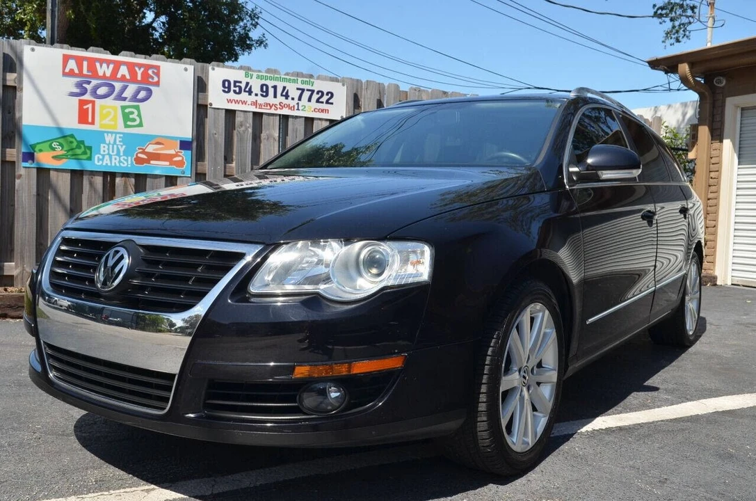 2010 Volkswagen Passat - Image 2 of 12