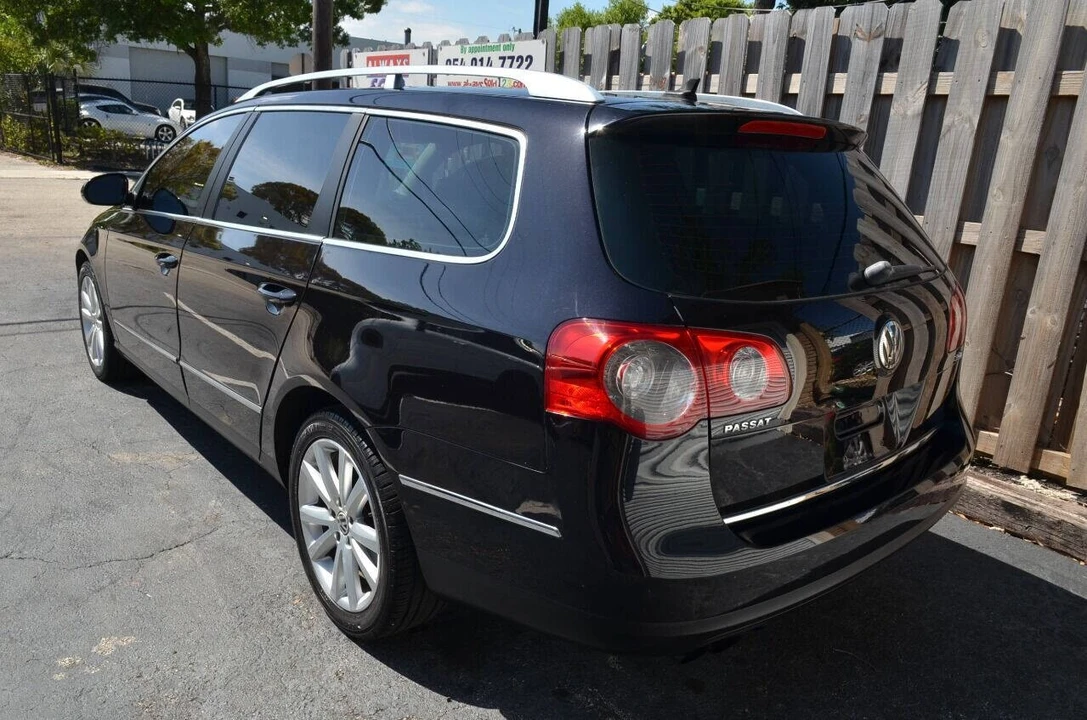 2010 Volkswagen Passat - Image 11 of 12