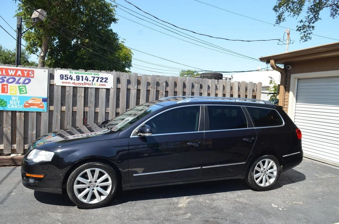 2010 Volkswagen Passat - Image 8 of 12