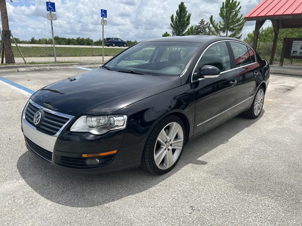 2010 Volkswagen Passat - Image 9 of 31