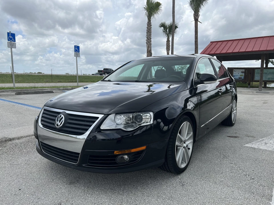2010 Volkswagen Passat - Image 7 of 31