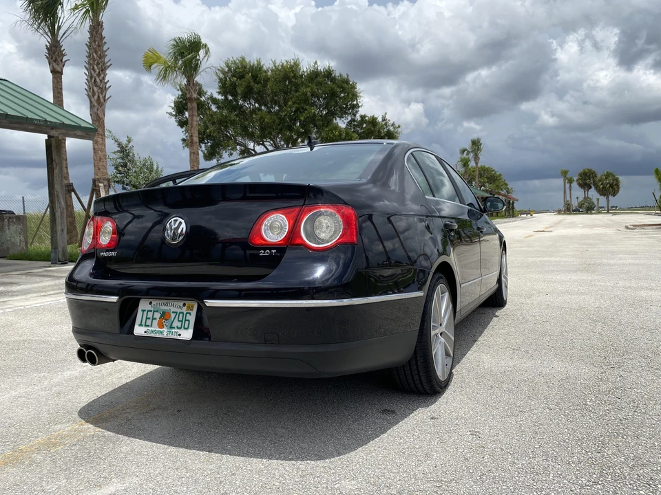 2010 Volkswagen Passat - Image 19 of 31