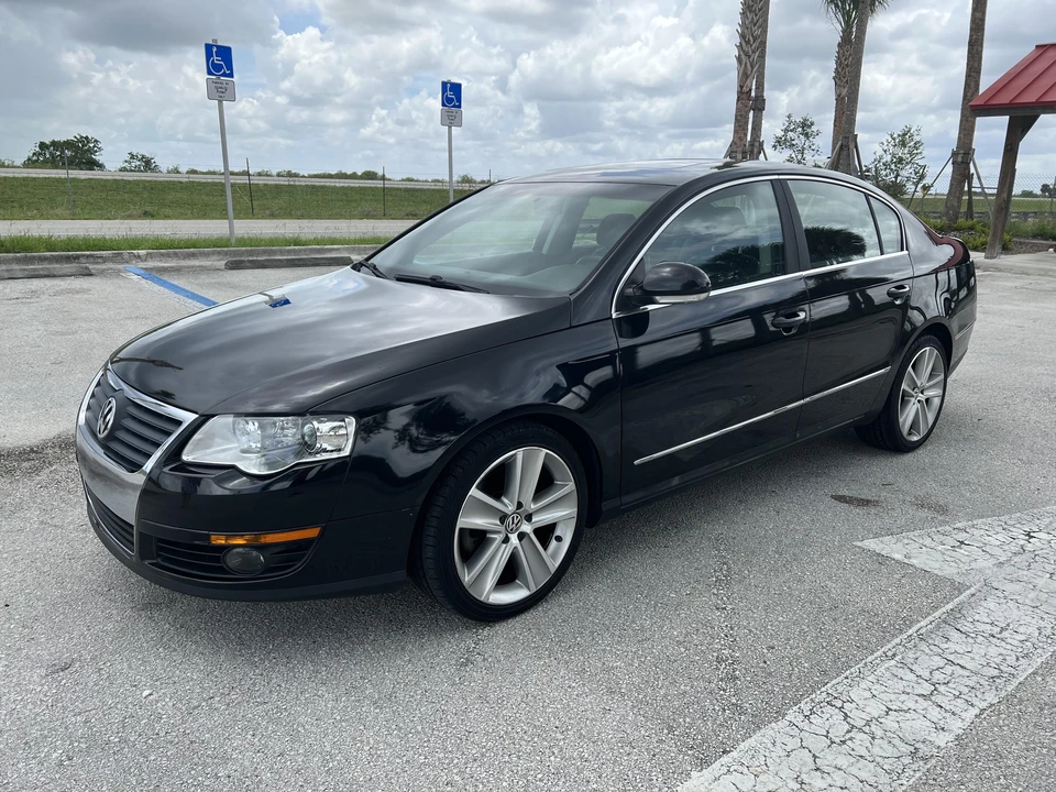 2010 Volkswagen Passat - Image 11 of 31