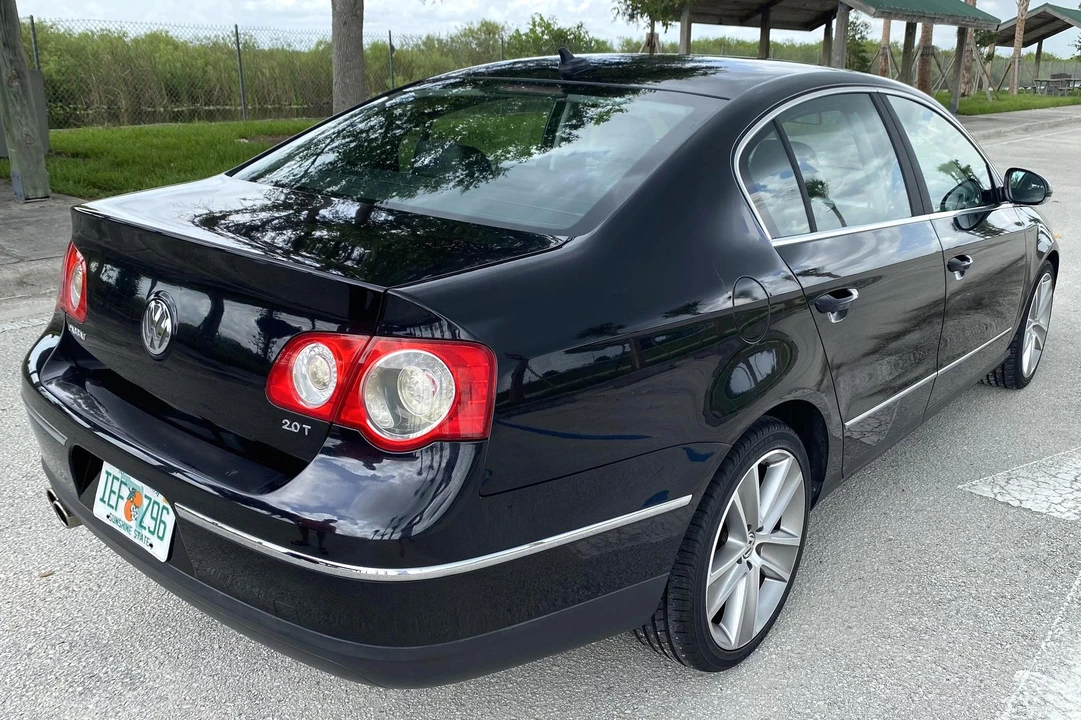 2010 Volkswagen Passat - Image 4 of 31