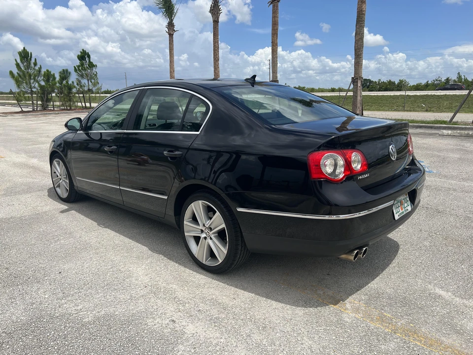 2010 Volkswagen Passat - Image 15 of 31