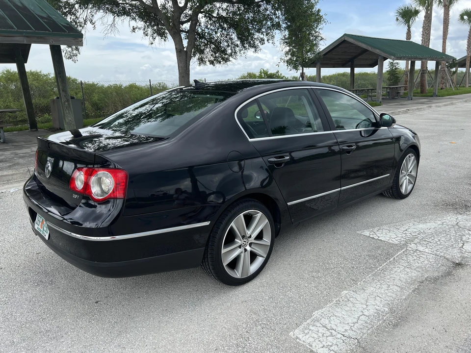 2010 Volkswagen Passat - Image 20 of 31