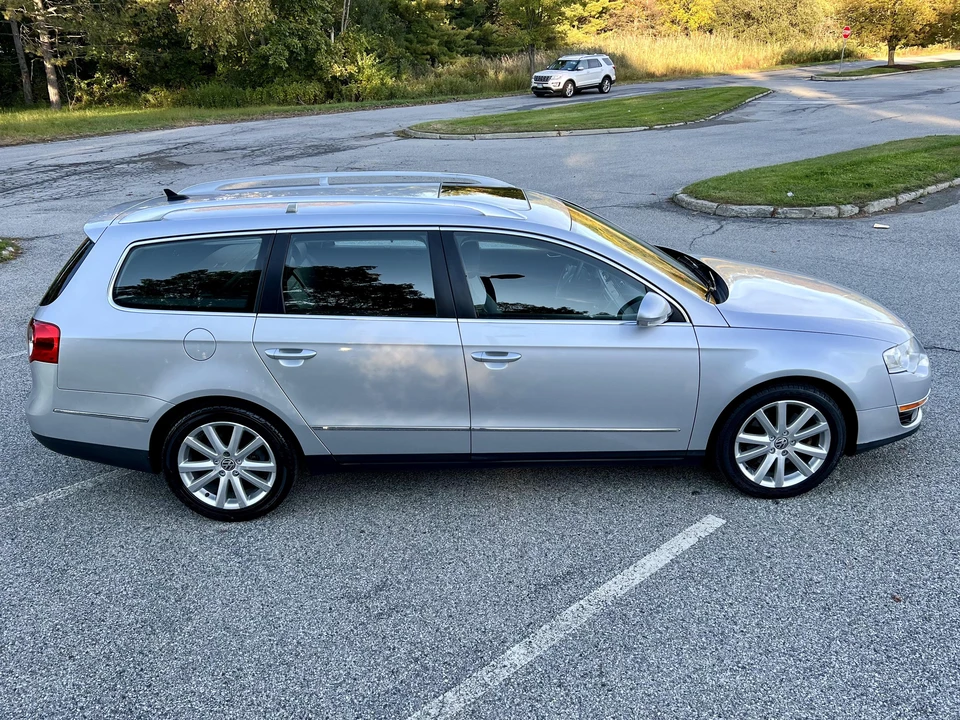 2010 Volkswagen Passat - Image 29 of 31
