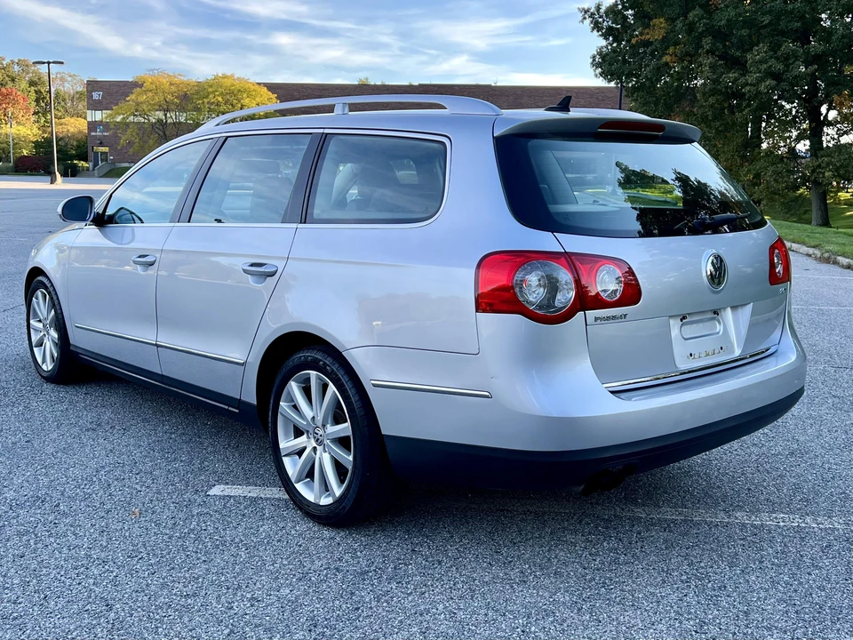 2010 Volkswagen Passat - Image 21 of 31
