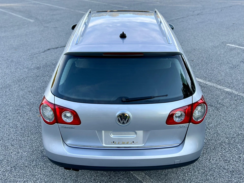 2010 Volkswagen Passat - Image 22 of 31