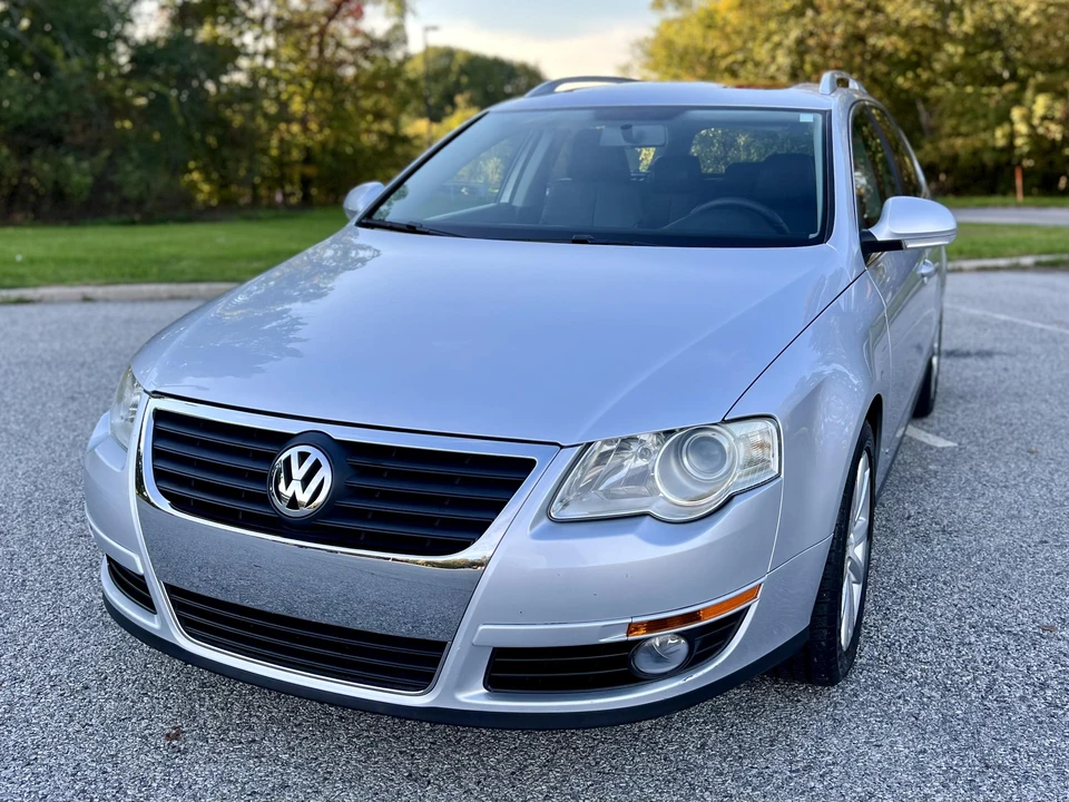 2010 Volkswagen Passat - Image 8 of 31