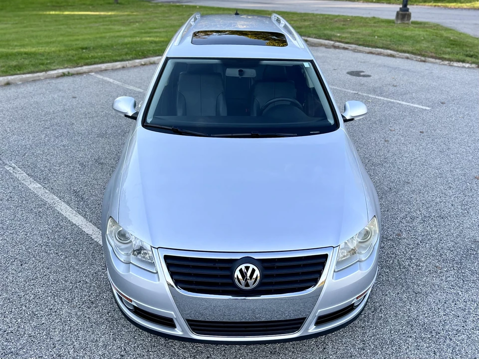 2010 Volkswagen Passat - Image 7 of 31