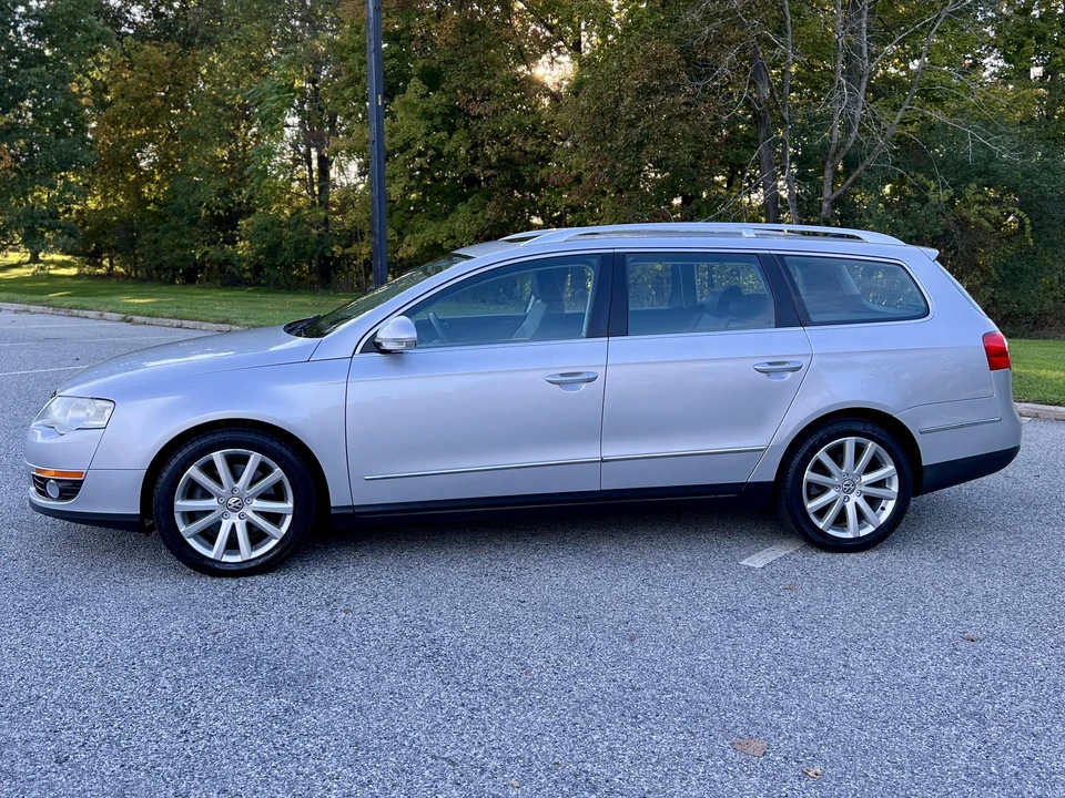 2010 Volkswagen Passat - Image 15 of 31
