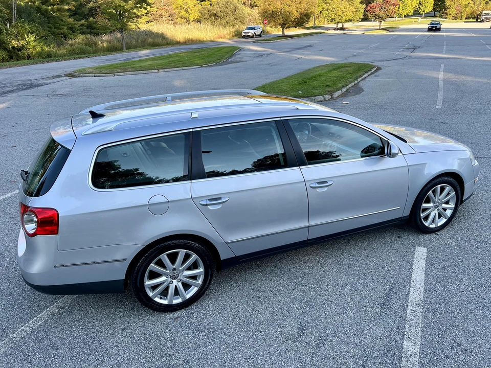 2010 Volkswagen Passat - Image 27 of 31