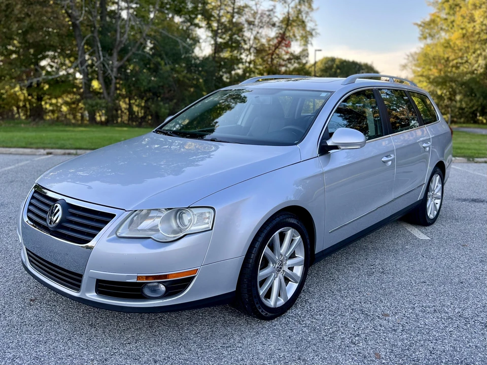 2010 Volkswagen Passat - Image 11 of 31