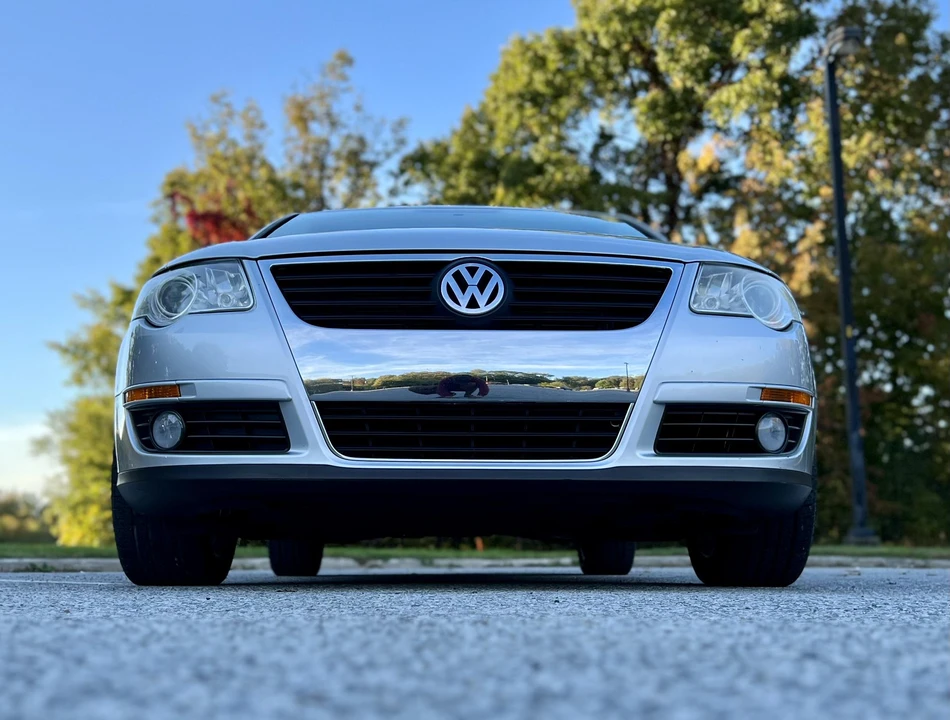 2010 Volkswagen Passat - Image 6 of 31
