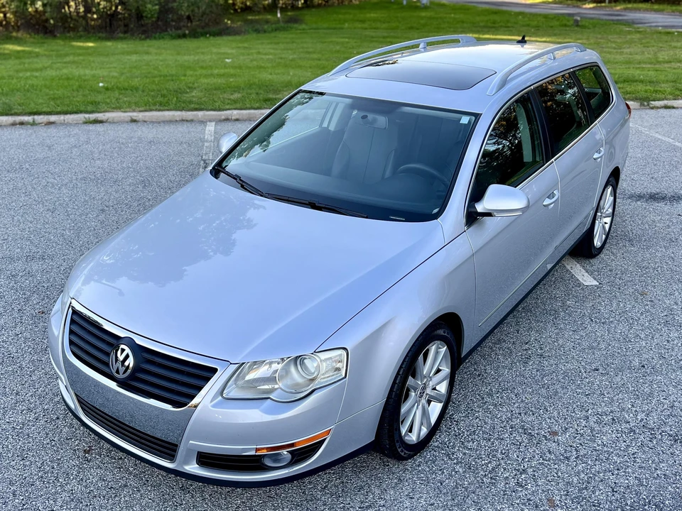 2010 Volkswagen Passat - Image 10 of 31