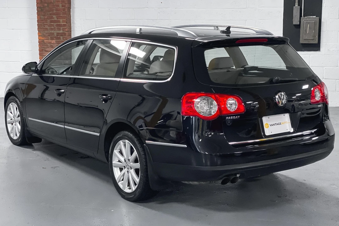 2010 Volkswagen Passat - Image 4 of 31
