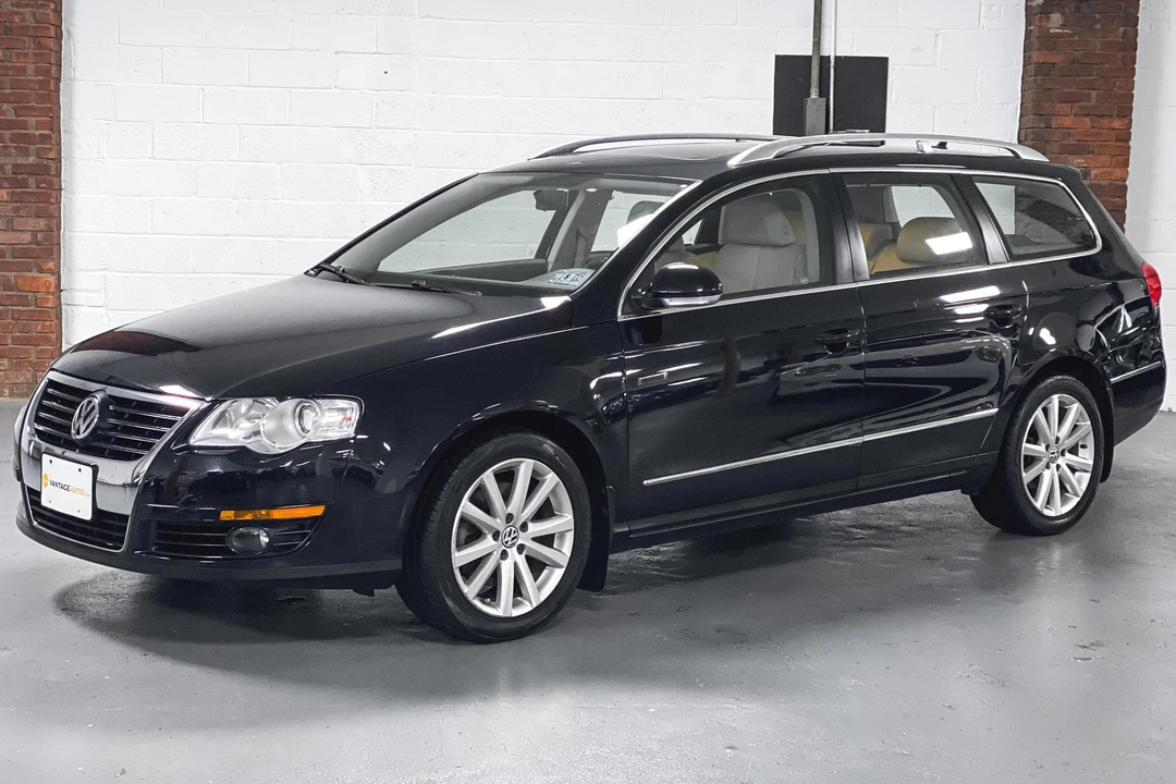 2010 Volkswagen Passat - Image 3 of 31