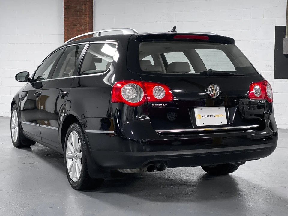 2010 Volkswagen Passat - Image 10 of 31