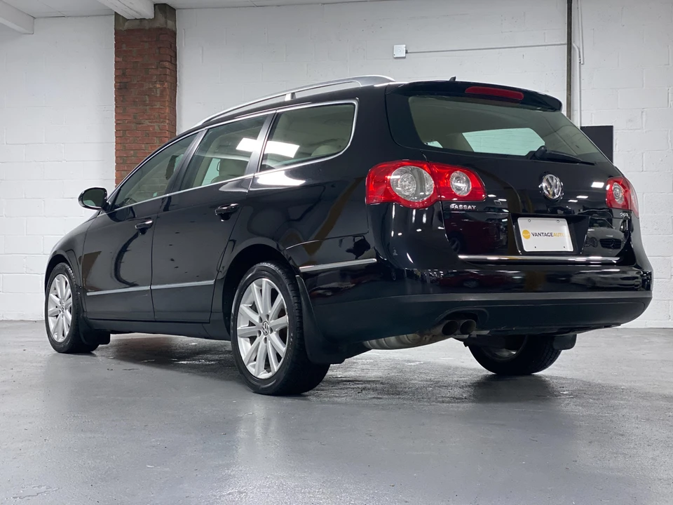 2010 Volkswagen Passat - Image 8 of 31