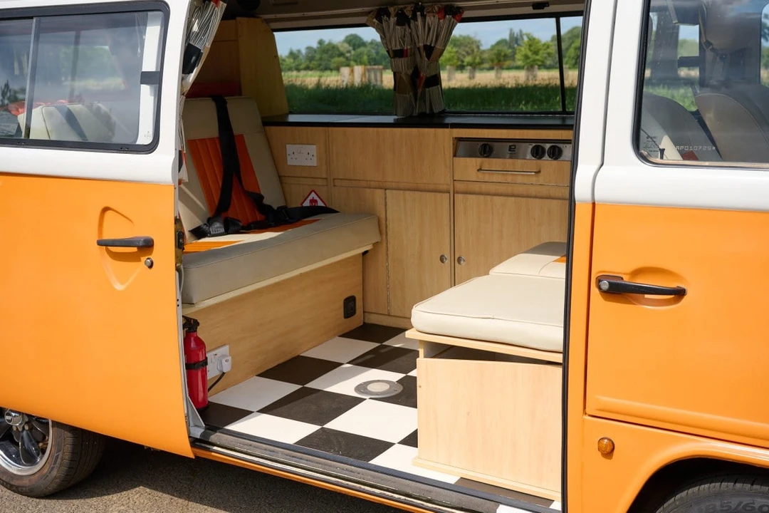 2010 Volkswagen Bay-Window Camper - Image 7 of 30