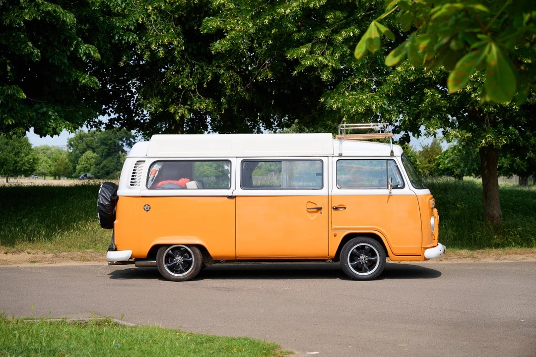 2010 Volkswagen Bay-Window Camper - Image 17 of 30