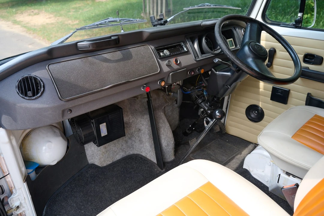 2010 Volkswagen Bay-Window Camper - Image 30 of 30