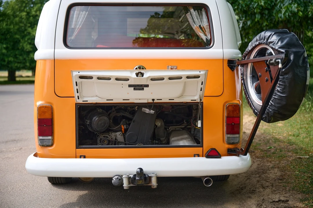 2010 Volkswagen Bay-Window Camper - Image 15 of 30
