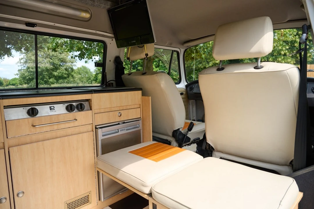 2010 Volkswagen Bay-Window Camper - Image 8 of 30