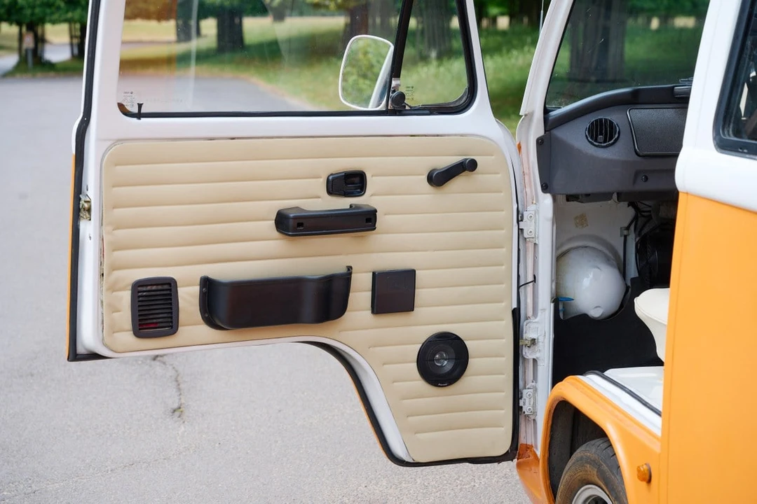 2010 Volkswagen Bay-Window Camper - Image 28 of 30