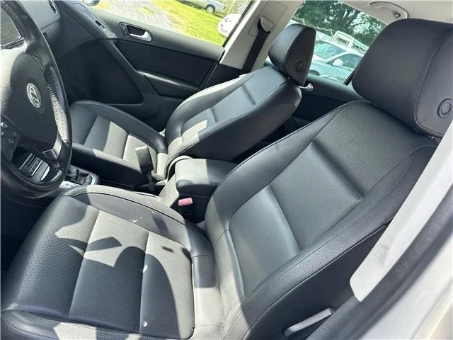 2010 Volkswagen Tiguan - Image 6 of 21