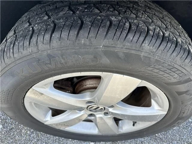 2010 Volkswagen Tiguan - Image 13 of 21